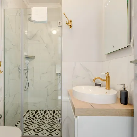 Piano Konukevi Split