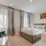 Piano 4* Split
