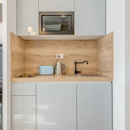 Piano ゲストハウス スプリト